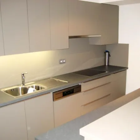 شقة In Near The ميدل كيرك