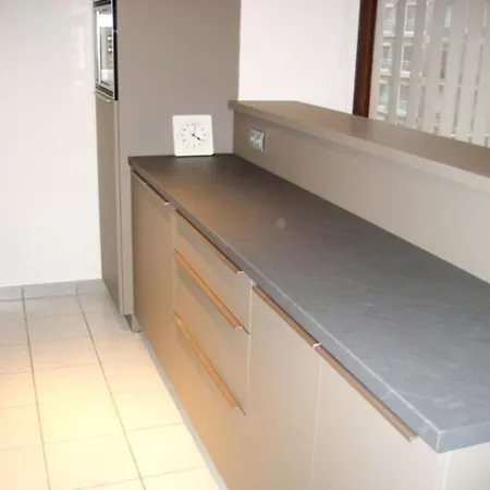 In Near The شقة *